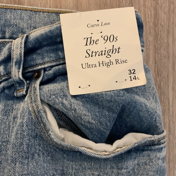Abercrombie & Fitch NWT Curve Love The 90’s Straight Ultra High Rise Jeans! - Picture 4 of 10
